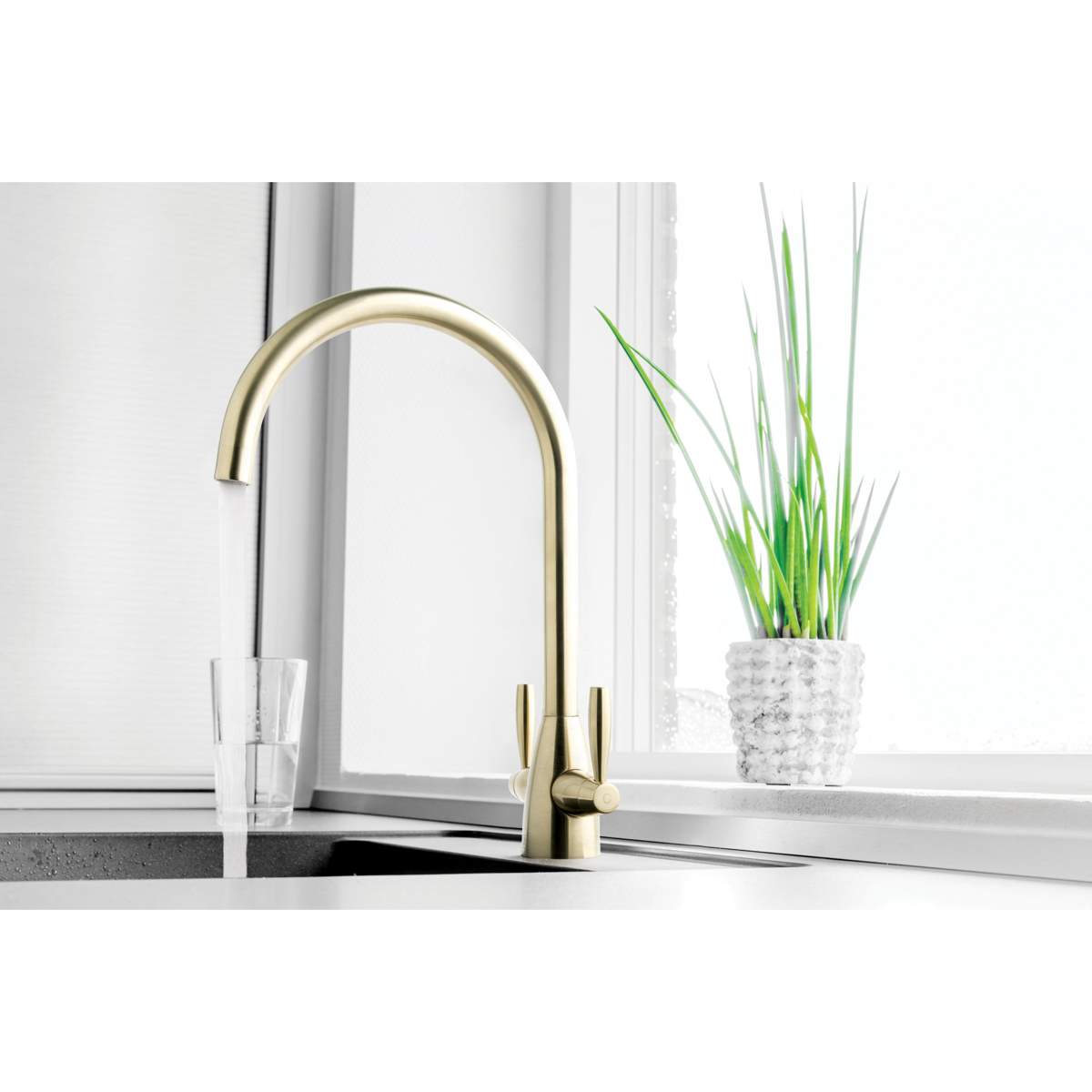 JTP Blink Brushed Brass Sink Mixer (BBRBL182)